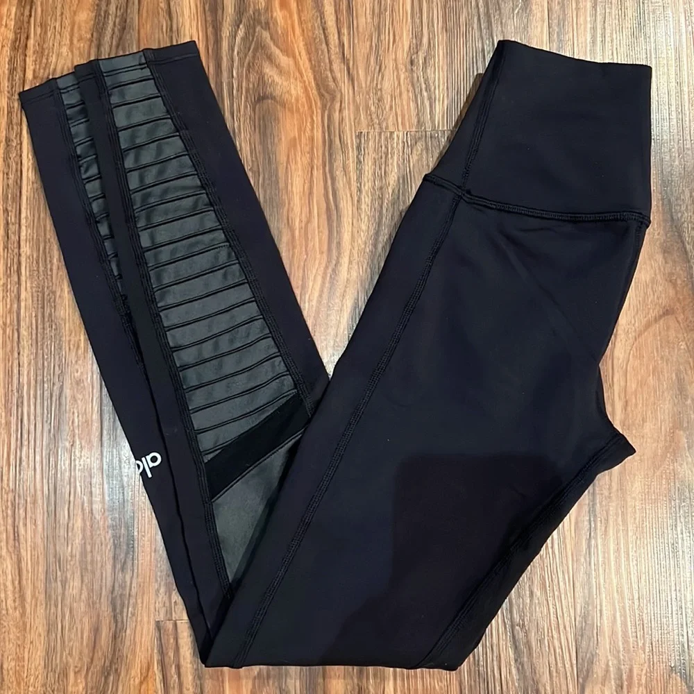 NWOT Alo Yoga High Waist Moto Legging